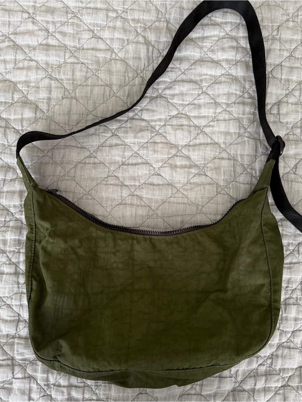 BAGGU x Jessica Williams Crescent Bag - Picture 2 of 5
